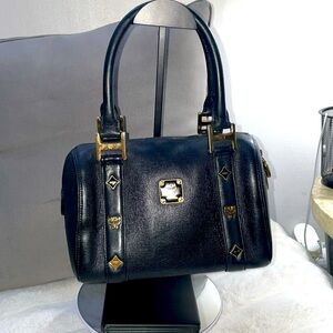 Elegant Black Leather Handbag